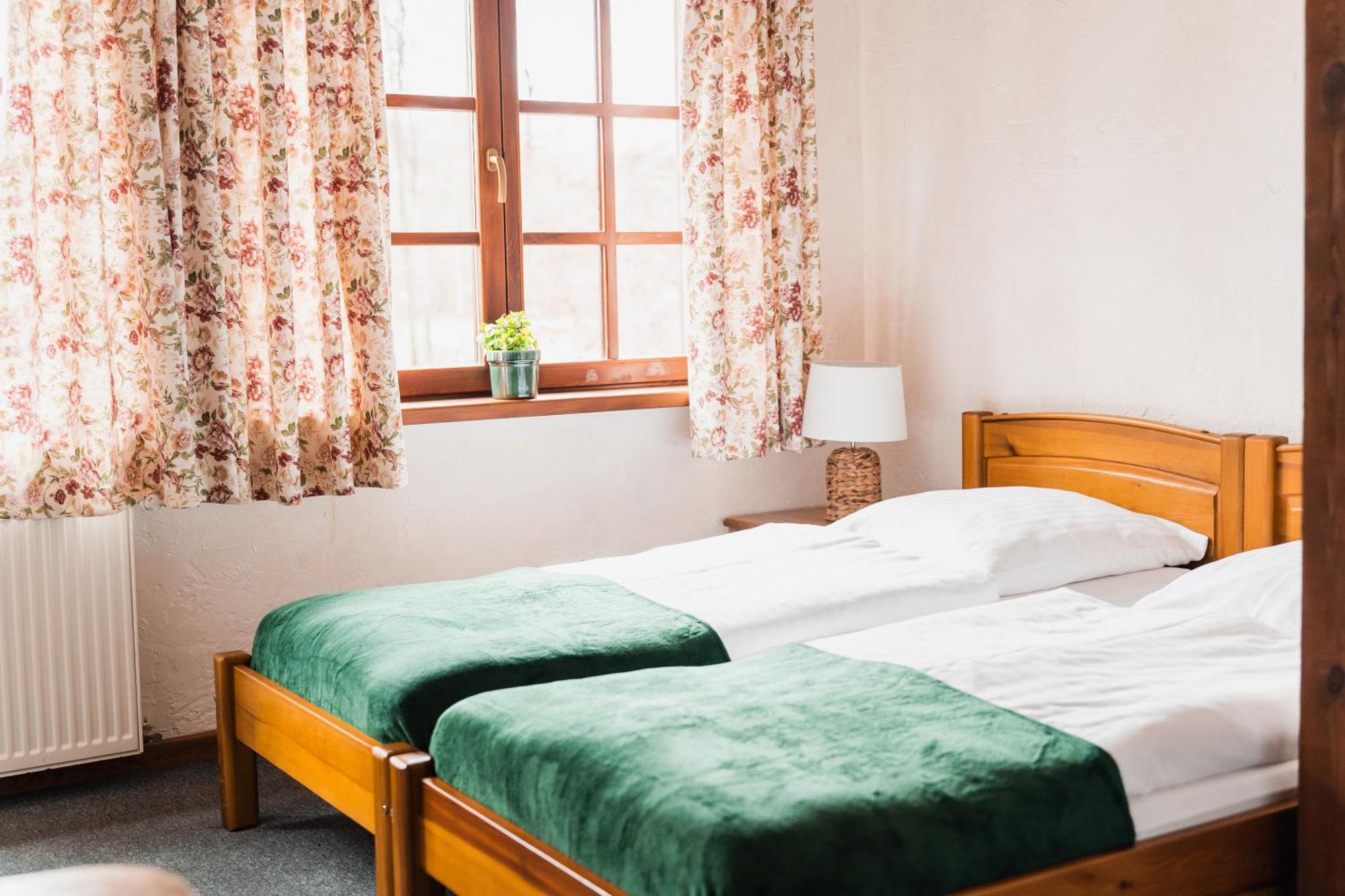 Karczma Zacisze Bed & Breakfast Krutyń Exterior foto